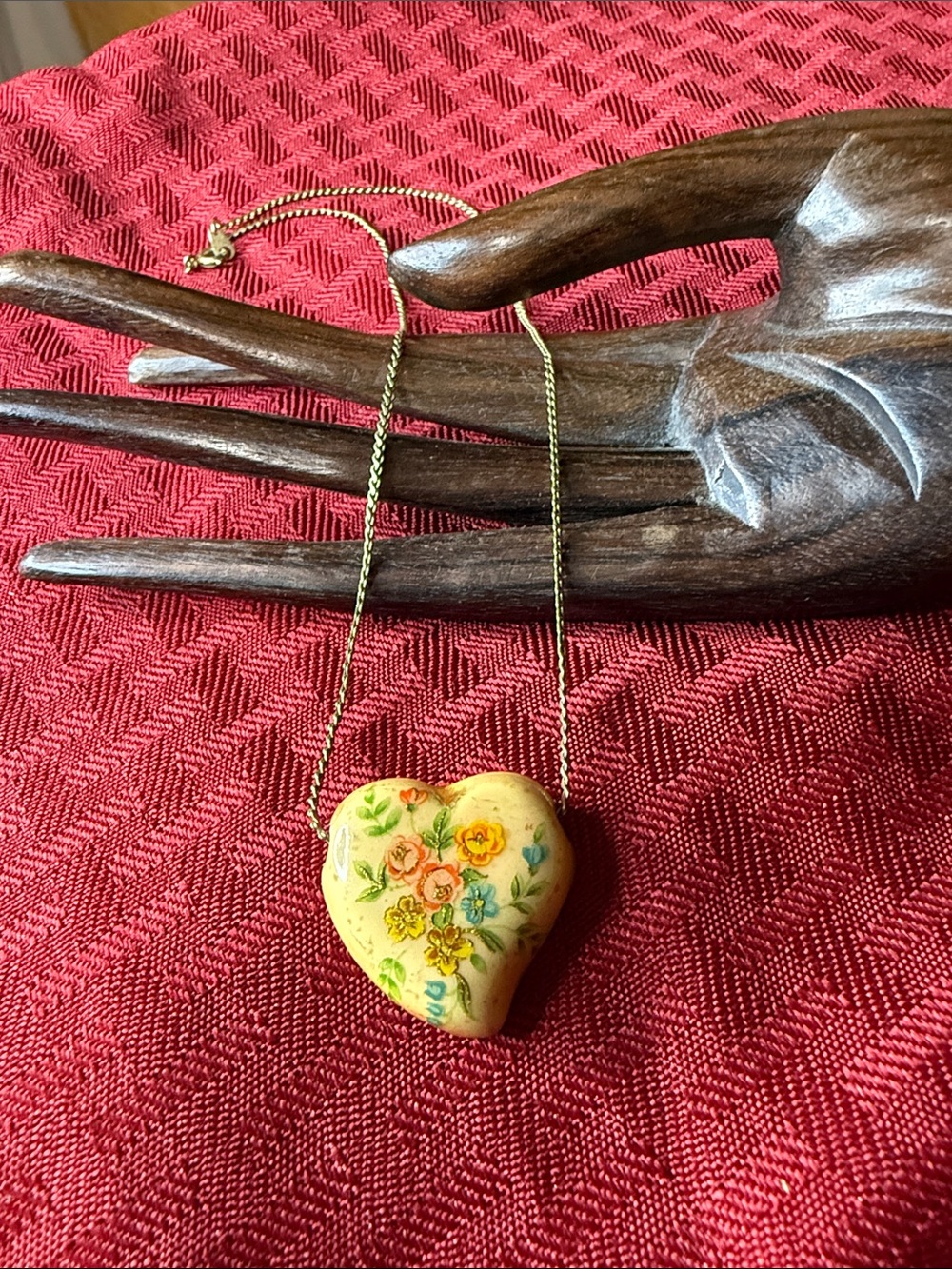 Vintage Avon Puffy Heart Floral Pendant Necklace, 15” Short Chain Girls / Choker